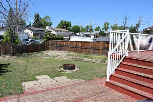5702 51 Avenue, House detached with 2 bedrooms, 2 bathrooms and 2 parking in Ponoka AB | Image 4