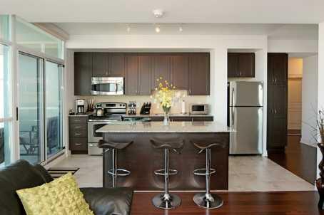 1002 - 223 Webb Dr, Condo with 1 bedrooms, 1 bathrooms and 1 parking in Mississauga ON | Image 3