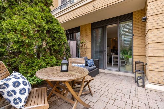 th111 - 25 Soho St, Townhouse with 2 bedrooms, 2 bathrooms and 1 parking in Toronto ON | Image 10