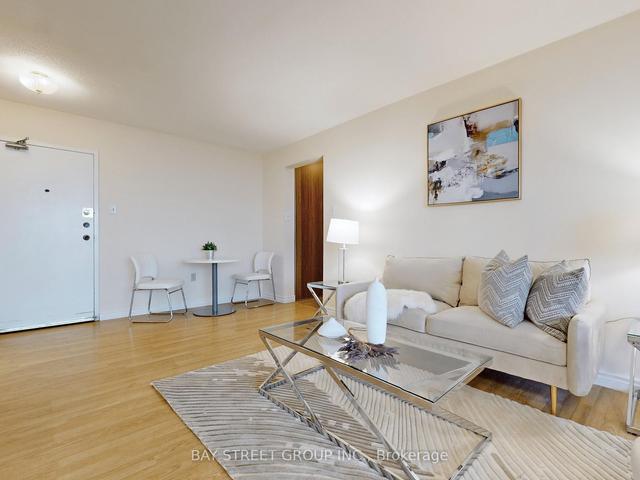 1410 - 177 Linus Rd, Condo with 2 bedrooms, 2 bathrooms and 1 parking in Toronto ON | Image 15