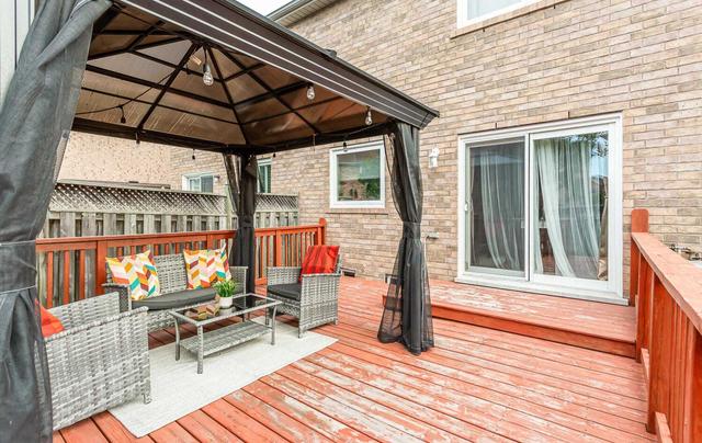 3369 Spirea Terr, House semidetached with 3 bedrooms, 3 bathrooms and 5 parking in Mississauga ON | Image 33