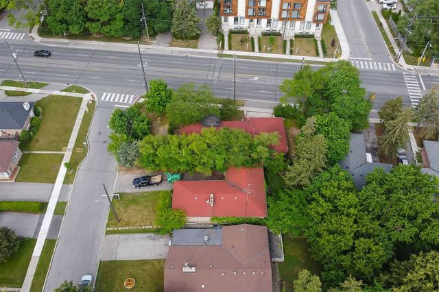 3049* Bayview Ave, House detached with 3 bedrooms, 2 bathrooms and 14 parking in Toronto ON | Image 9