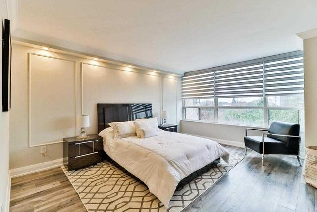 405 - 11 Townsgate Dr, Condo with 2 bedrooms, 2 bathrooms and 2 parking in Vaughan ON | Image 14