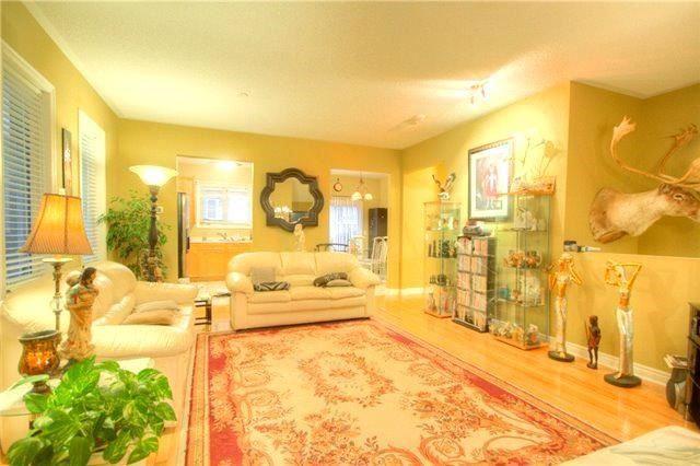 8 Treeline Blvd, House detached with 2 bedrooms, 3 bathrooms and 4 parking in Brampton ON | Image 1