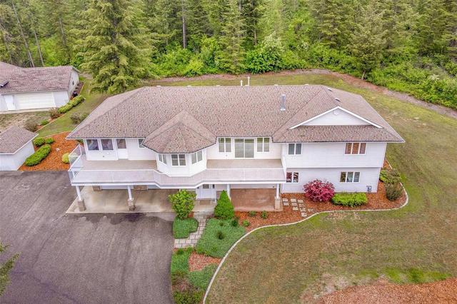 40 Furlong Road, House detached with 5 bedrooms, 3 bathrooms and 14 parking in North Okanagan F BC | Image 2