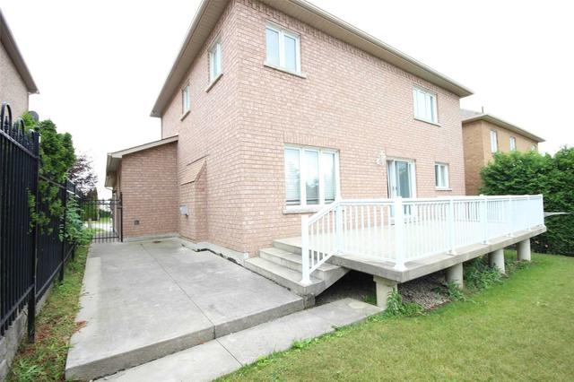 148 Avdell Ave, House detached with 4 bedrooms, 3 bathrooms and 4 parking in Vaughan ON | Image 12