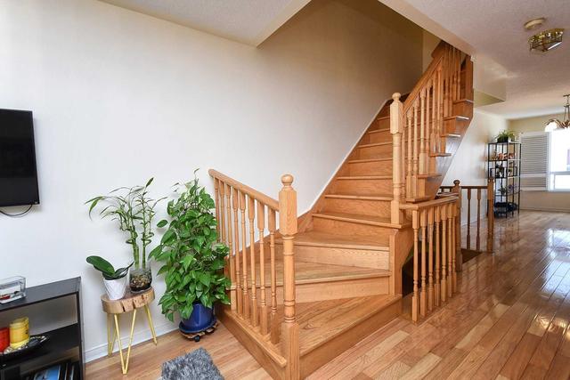 14 Pat Brooks Terr, Townhouse with 4 bedrooms, 4 bathrooms and 3 parking in Toronto ON | Image 15