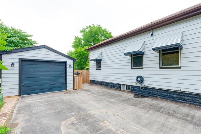 946 Lorne Avenue, House detached with 3 bedrooms, 1 bathrooms and 7 parking in London ON | Image 5