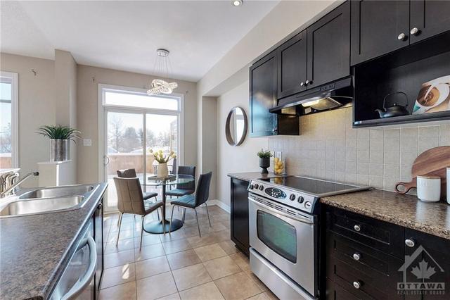 826 Fletcher Circle, Townhouse with 3 bedrooms, 3 bathrooms and 3 parking in Ottawa ON | Image 7