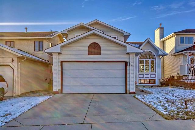 31 Sierra Vista Circle Sw, House detached with 4 bedrooms, 2 bathrooms and 4 parking in Calgary AB | Image 2