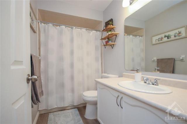 41 Grenadier Way, Townhouse with 3 bedrooms, 3 bathrooms and 4 parking in Ottawa ON | Image 21