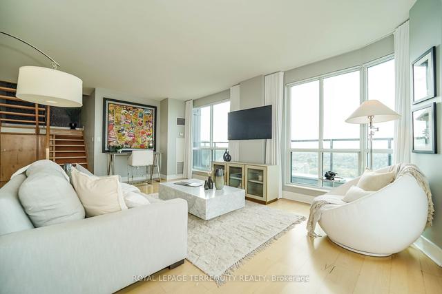 lrg 7 - 7 Lorraine Dr, Condo with 2 bedrooms, 3 bathrooms and 2 parking in Toronto ON | Image 10