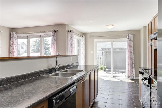 1864 Arrowgrass Way, Townhouse with 3 bedrooms, 3 bathrooms and 2 parking in Ottawa ON | Image 10