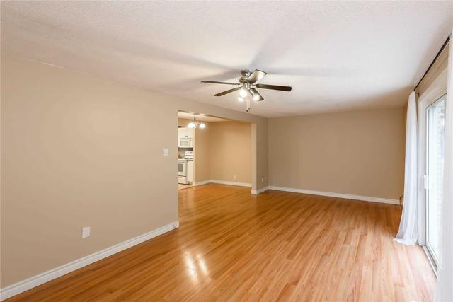 87 - 151 Gateshead Cres, Townhouse with 3 bedrooms, 2 bathrooms and 1 parking in Hamilton ON | Image 3