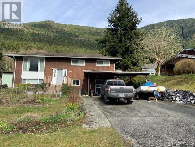 925 Haida Ave, House detached with 3 bedrooms, 3 bathrooms and 4 parking in Port Alice BC | Image 2