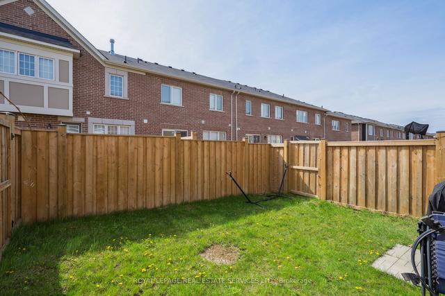 87 Reichert Crt, Townhouse with 3 bedrooms, 3 bathrooms and 2 parking in Milton ON | Image 21