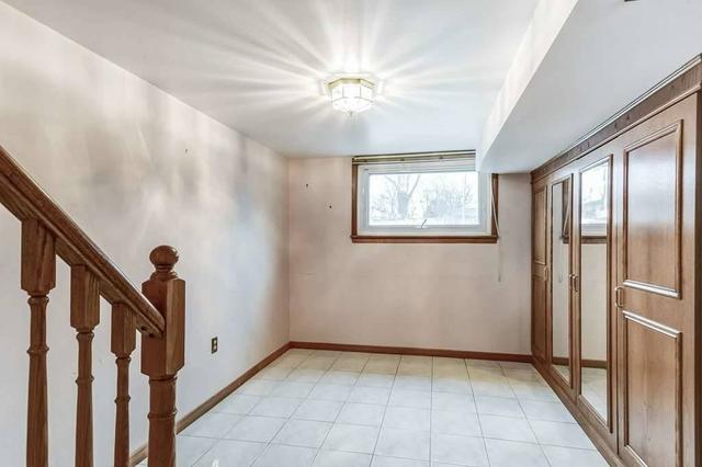 5 Saybrook Ave, House detached with 3 bedrooms, 3 bathrooms and 4 parking in Toronto ON | Image 19