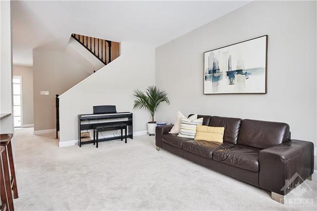 66 Damselfish Walk, Townhouse with 3 bedrooms, 3 bathrooms and 3 parking in Ottawa ON | Image 7