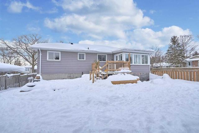 333 Cedar St, House detached with 3 bedrooms, 2 bathrooms and 5 parking in Midland ON | Image 9