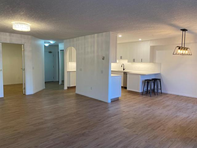 113 - 7239 Sierra Morena Boulevard Sw, Condo with 2 bedrooms, 2 bathrooms and 1 parking in Calgary AB | Image 25