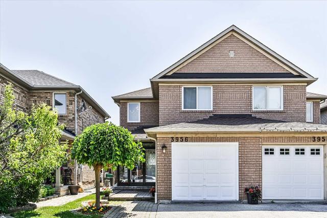 3956 Bentridge Rd, House semidetached with 3 bedrooms, 3 bathrooms and 3 parking in Mississauga ON | Image 1