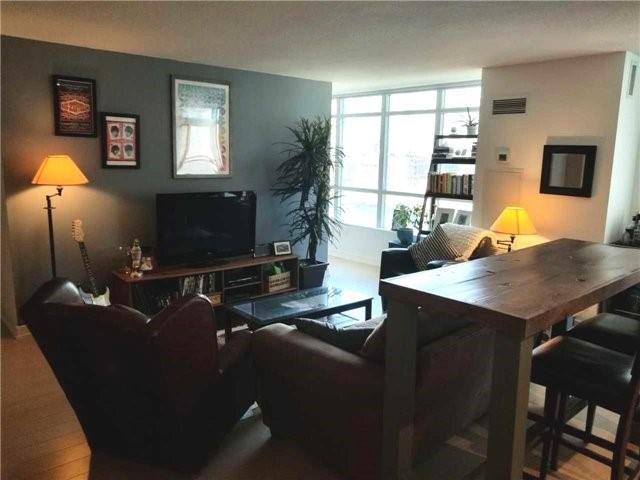 949 - 10 Capreol Crt, Condo with 2 bedrooms, 2 bathrooms and 1 parking in Toronto ON | Image 2