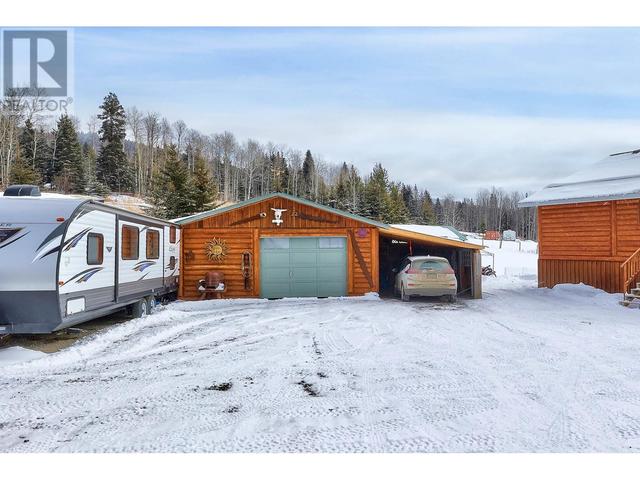7527 Mccarthy Road, House detached with 3 bedrooms, 3 bathrooms and null parking in Cariboo L BC | Image 35
