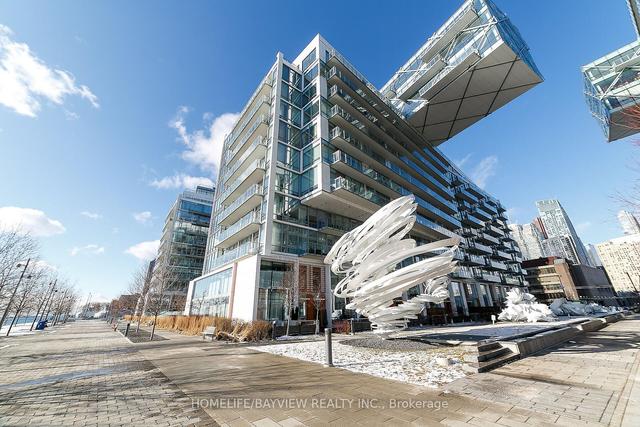 820 - 29 Queens Quay E, Condo with 1 bedrooms, 2 bathrooms and 1 parking in Toronto ON | Image 1