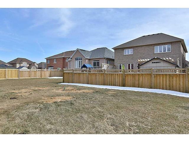 79 Sutherland Cres, House detached with 4 bedrooms, 3 bathrooms and 4 parking in Hamilton ON | Image 13