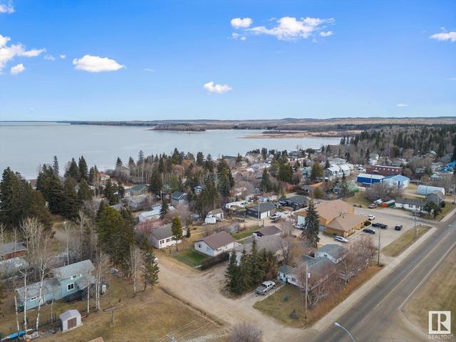141 2 St, House detached with 3 bedrooms, 2 bathrooms and null parking in Seba Beach AB | Image 39