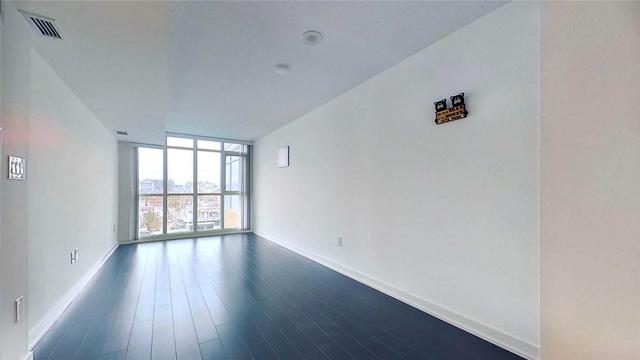 942c - 15 Iceboat Terr, Condo with 0 bedrooms, 1 bathrooms and 0 parking in Toronto ON | Image 2