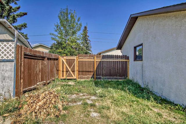 411 68 Street Ne, House detached with 3 bedrooms, 1 bathrooms and 3 parking in Calgary AB | Image 38
