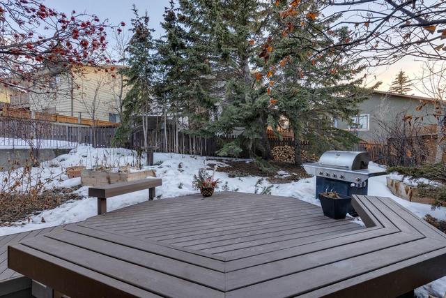 75 Coach Manor Terrace Sw, House detached with 3 bedrooms, 2 bathrooms and 2 parking in Calgary AB | Image 38