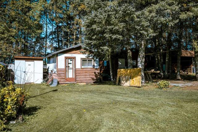 384040 22 Highway, House detached with 5 bedrooms, 2 bathrooms and 3 parking in Clearwater County AB | Image 26