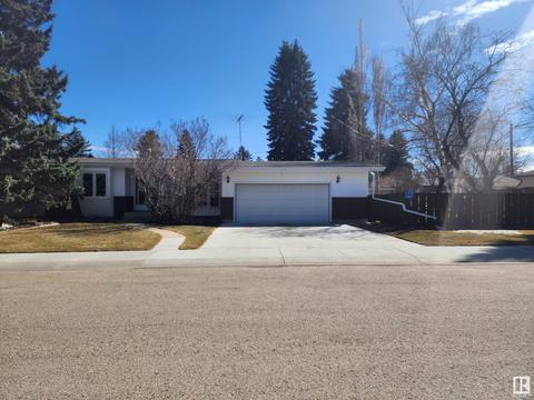 10695 61 St Nw, House detached with 4 bedrooms, 2 bathrooms and null parking in Edmonton AB | Card Image