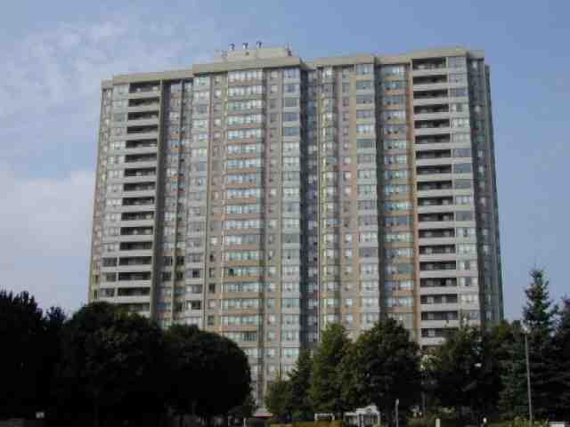 1001 - 30 Malta Ave, Condo with 2 bedrooms, 2 bathrooms and 1 parking in Brampton ON | Image 1