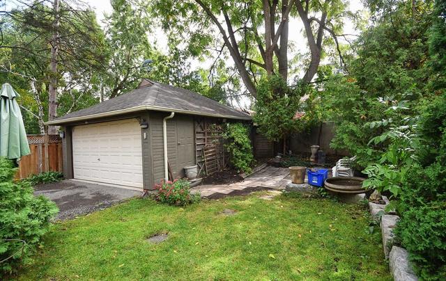 89 Avondale Ave, House detached with 2 bedrooms, 2 bathrooms and 7 parking in Toronto ON | Image 29