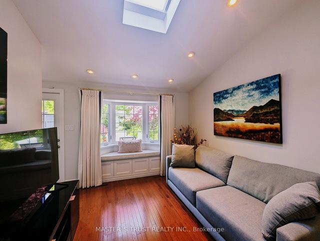 172 Fairlawn Ave, House semidetached with 2 bedrooms, 3 bathrooms and 1 parking in Toronto ON | Image 5