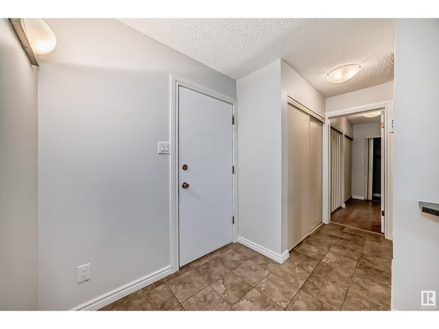 113 - 5125 Riverbend Rd Nw, Condo with 3 bedrooms, 2 bathrooms and 2 parking in Edmonton AB | Image 8