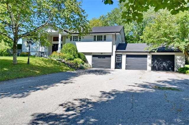 18 Hurd St, House detached with 3 bedrooms, 2 bathrooms and 12 parking in Oshawa ON | Image 1