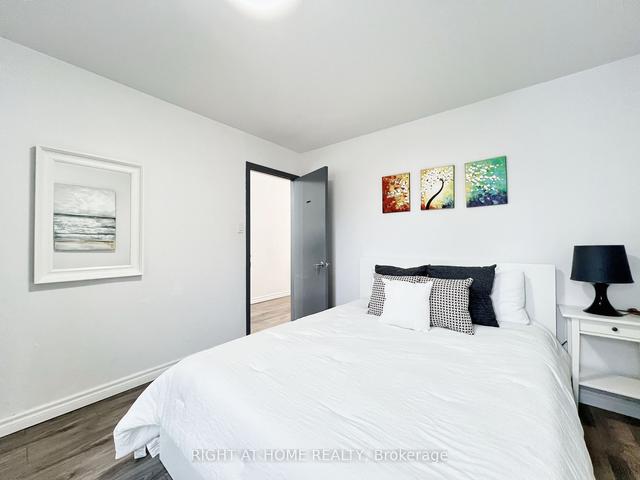 28 Fennings St, House attached with 3 bedrooms, 3 bathrooms and 2.5 parking in Toronto ON | Image 14
