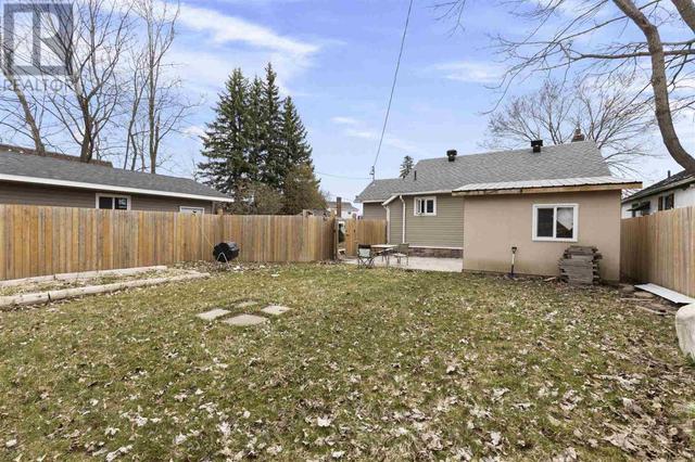 946 Wellington St E, House detached with 2 bedrooms, 1 bathrooms and null parking in Sault Ste. Marie ON | Image 27