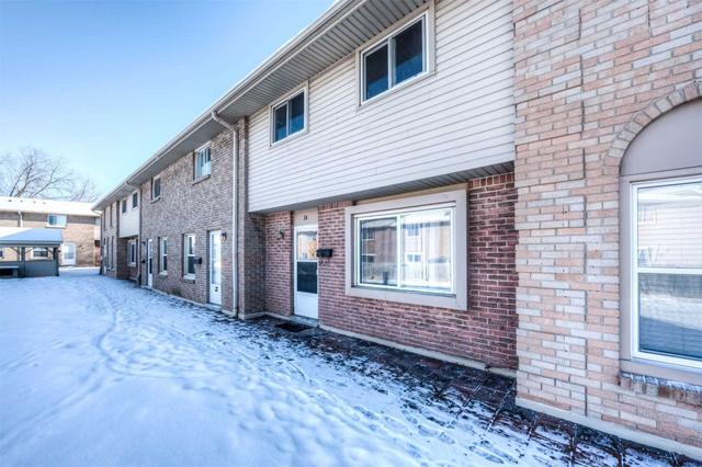 34 - 293 Fairway Rd, Townhouse with 3 bedrooms, 1 bathrooms and 1 parking in Kitchener ON | Image 1