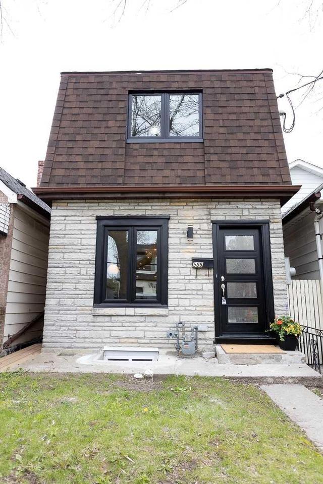 568 Delaware Ave N, House detached with 3 bedrooms, 4 bathrooms and 2 parking in Toronto ON | Image 1
