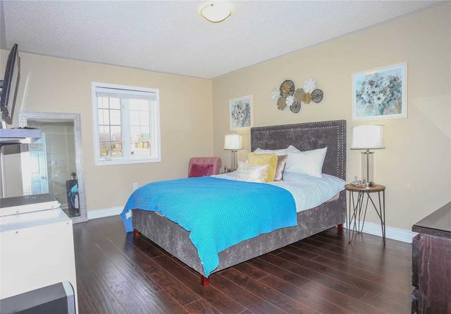 1114 Davis Lane, House semidetached with 3 bedrooms, 4 bathrooms and 4 parking in Milton ON | Image 5