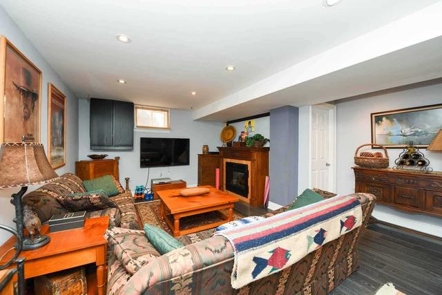 1181 Pinegrove Rd, House detached with 3 bedrooms, 2 bathrooms and 5 parking in Oakville ON | Image 10