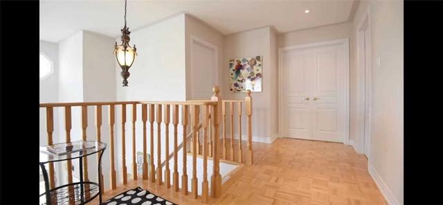 upper - 2 Castleview Cres, House detached with 4 bedrooms, 4 bathrooms and 4 parking in Markham ON | Image 18