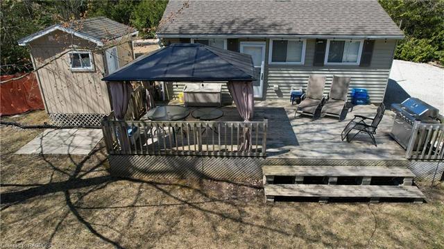 29 3rd Avenue S, House detached with 3 bedrooms, 2 bathrooms and 4 parking in Saugeen 29 ON | Image 5