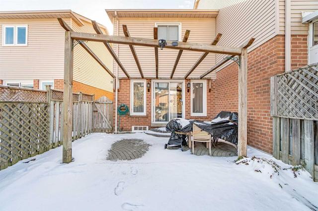 13 Ready Crt, House semidetached with 3 bedrooms, 2 bathrooms and 4 parking in Brampton ON | Image 27