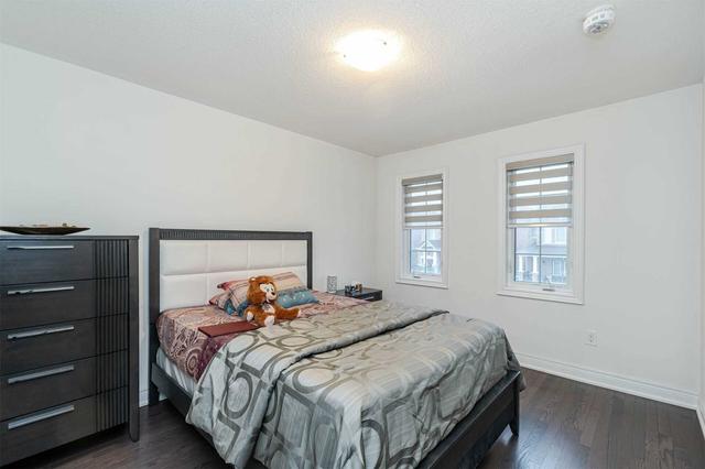 74 Villadown Tr, House semidetached with 3 bedrooms, 3 bathrooms and 3 parking in Brampton ON | Image 25